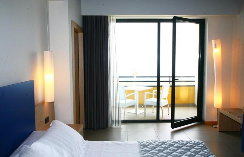 Esperia Palace Hotel & Resort Spa Дзаферана Етнеа Екстериор снимка